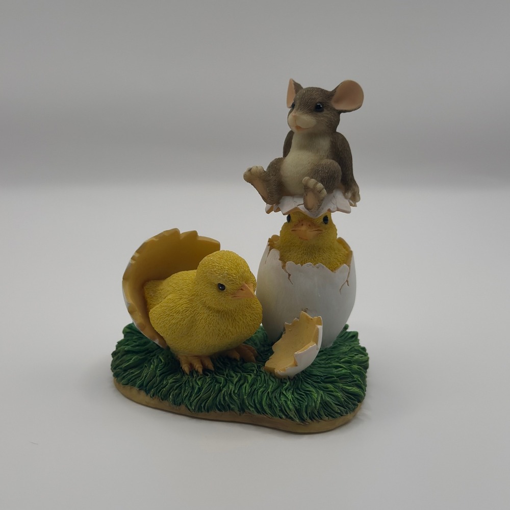 Charming Tails Fitz and Floyd Whats Hatchin Mouse and Chicks Figurine 88/600